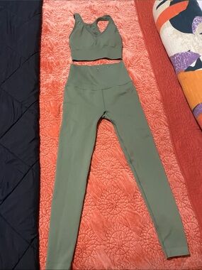 JoyLab Olive Green Seamless Sports Bra and High-Waist Leggings